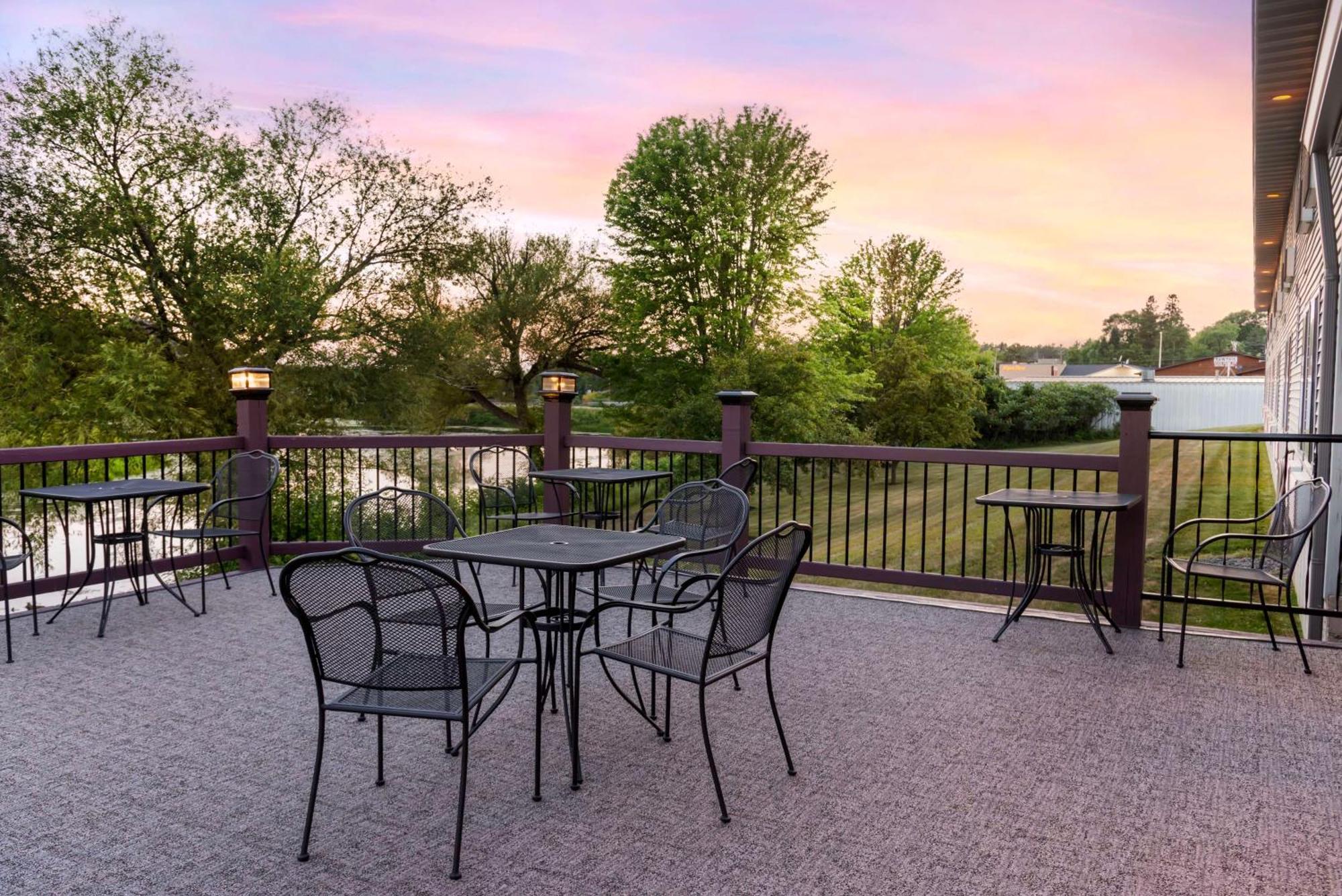 Best Western Spooner Riverplace Exterior foto
